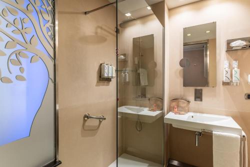 Habitación Doble Confort - 2 camas del hotel Best Western Premier Royal Santina. Foto 6