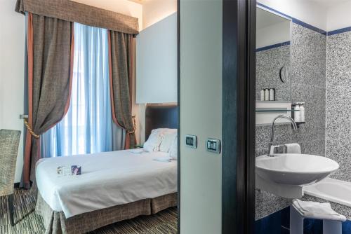 Habitación Doble pequeña con cama doble del hotel Best Western Plus Universo Roma