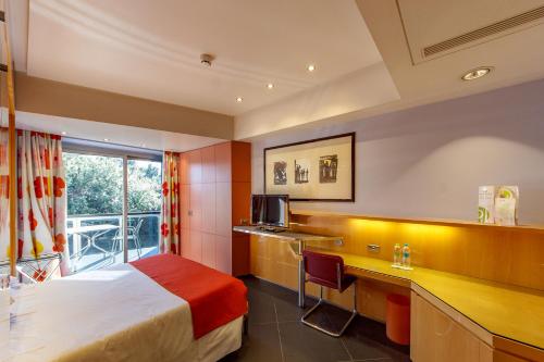 Habitación Doble Superior con balcón - 1 o 2 camas del hotel Albani Roma. Foto 1