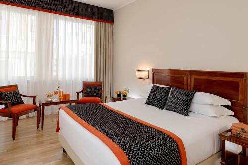Habitación Doble Clásica - 1 o 2 camas del hotel Bettoja Mediterraneo. Foto 6
