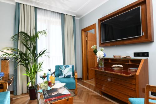 Suite Junior Premium del hotel Bettoja Mediterraneo. Foto 6