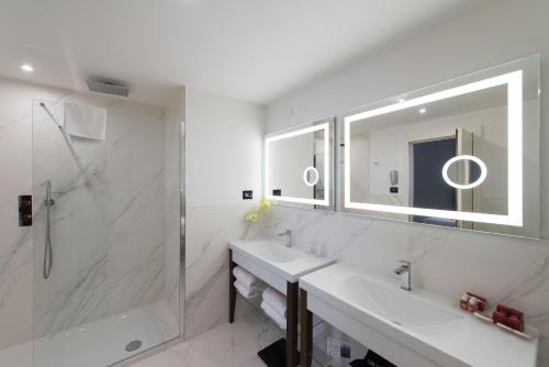 Suite Junior Premium del hotel Bettoja Mediterraneo. Foto 8