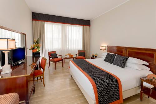 Habitación Familiar del hotel Bettoja Mediterraneo. Foto 1