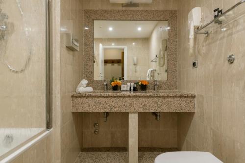 Habitación Doble Estándar - 1 o 2 camas del hotel Bettoja Mediterraneo. Foto 1