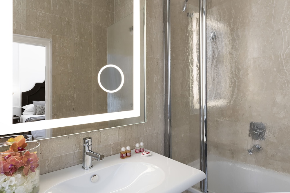 Habitación Premium con 1 cama doble o 2 individuales del hotel Bettoja Massimo D'azeglio. Foto 5
