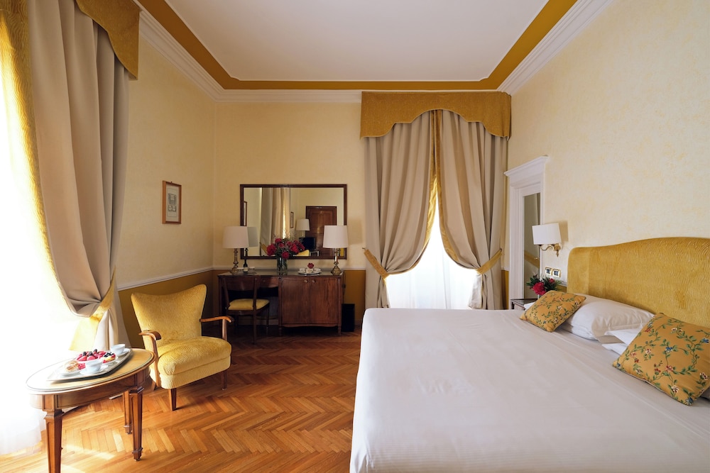 Habitación superior con 1 cama doble o 2 individuales del hotel Bettoja Massimo D'azeglio