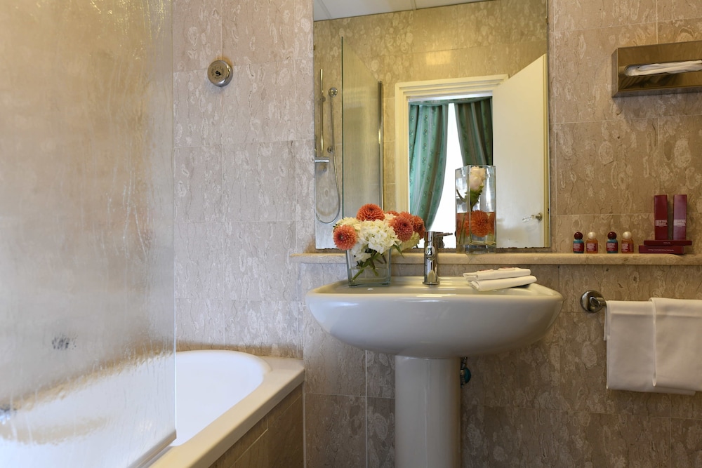 Habitación individual del hotel Bettoja Massimo D'azeglio. Foto 4
