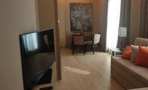 Suite con bañera de hidromasaje del hotel Genova. Foto 8