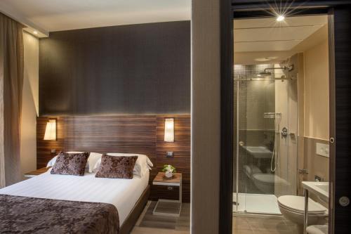 Habitación Doble Básica del hotel The Republic. Foto 1