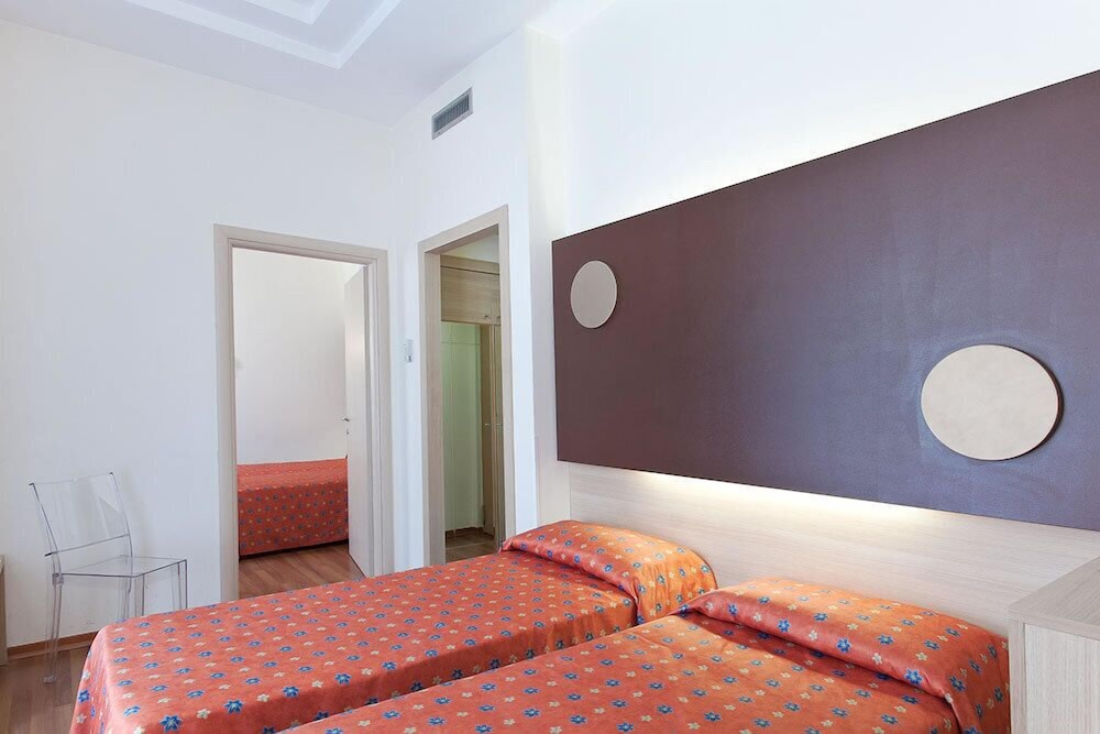 Habitación triple del hotel San Remo. Foto 1