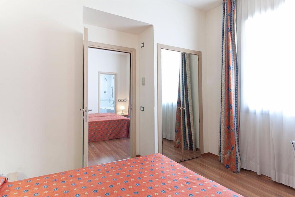 Habitación triple del hotel San Remo. Foto 2