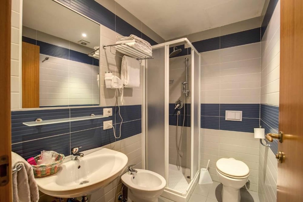 Habitación triple del hotel San Remo. Foto 4