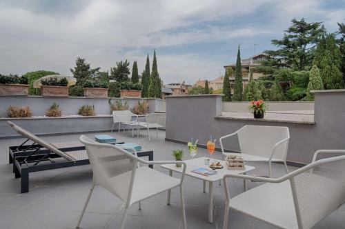 Suite con terraza del hotel Nh Roma Villa Carpegna. Foto 5