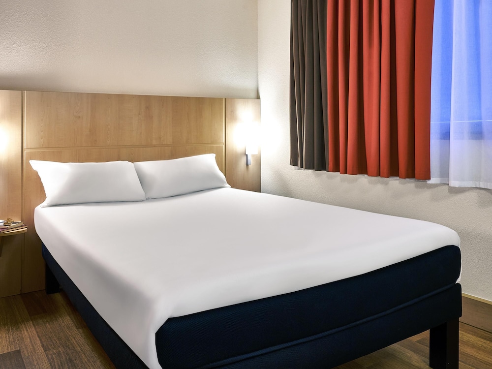 Habitación estándar, interior del hotel Ibis Barcelona Centro Sagrada Familia. Foto 1
