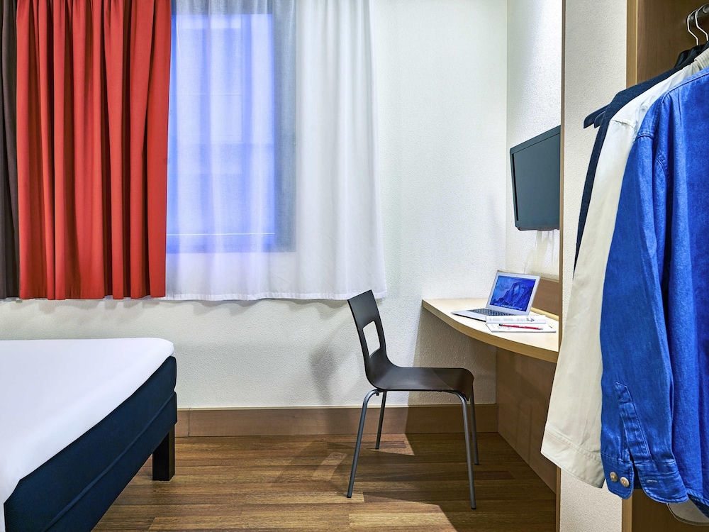 Habitación estándar, interior del hotel Ibis Barcelona Centro Sagrada Familia