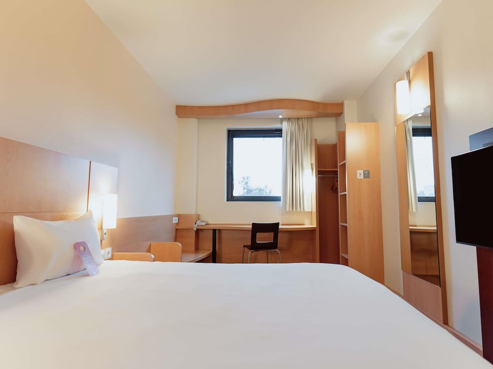 Habitación doble, 1 cama doble del hotel Ibis Barcelona Ripollet. Foto 3