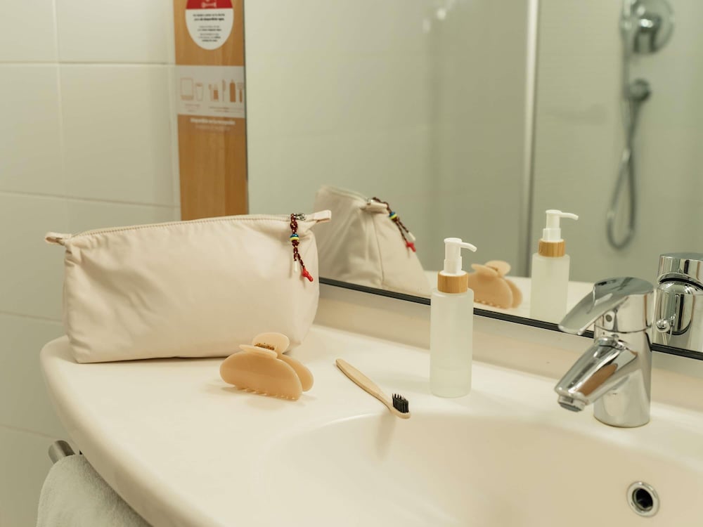 Habitación doble, 1 cama doble del hotel Ibis Barcelona Ripollet. Foto 8