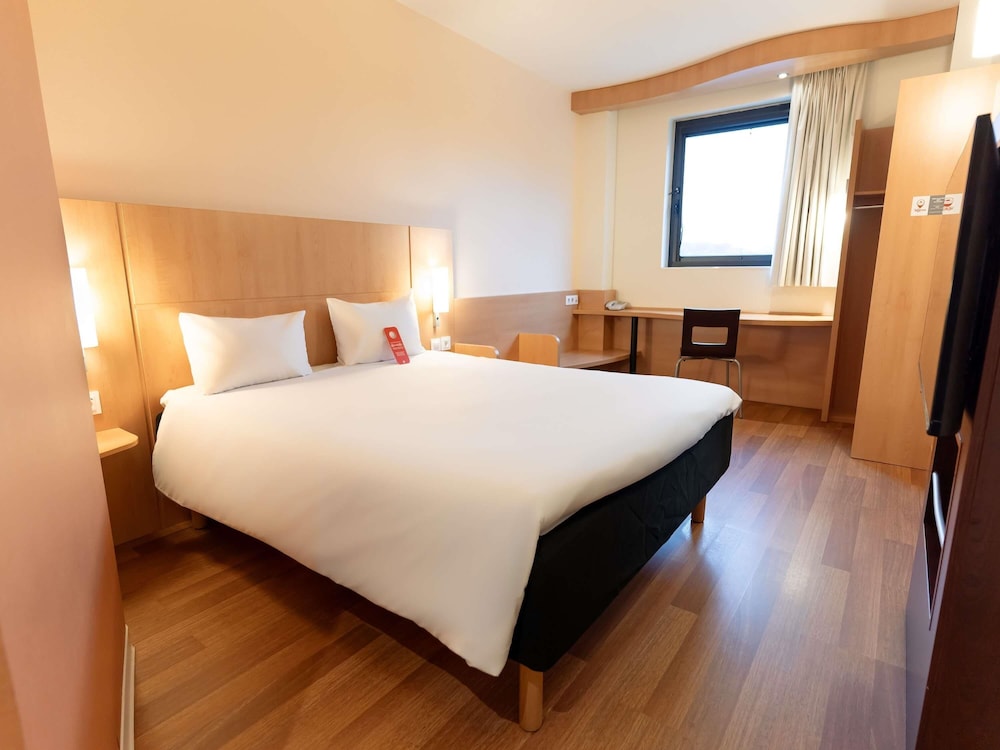 Habitación doble, 1 cama doble del hotel Ibis Barcelona Ripollet. Foto 8