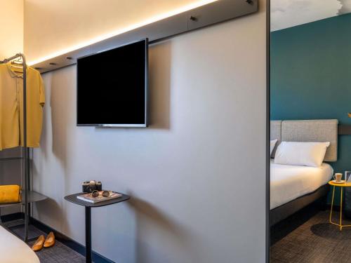 Habitación Doble Superior - 2 camas del hotel ibis Barcelona Aeropuerto Viladecans. Foto 9