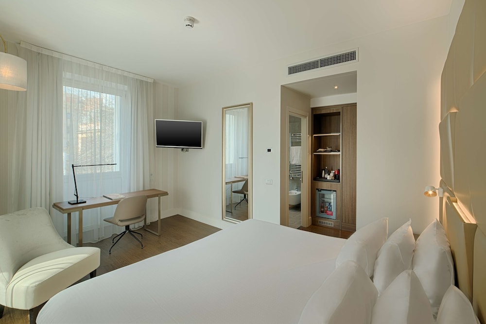 Habitación Premium (Extra Large) del hotel Nh Collection Roma Centro. Foto 3
