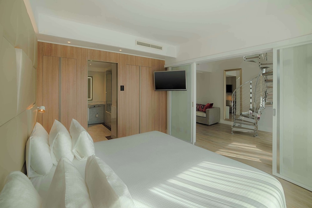 Suite (Duplex) del hotel Nh Collection Roma Centro. Foto 6