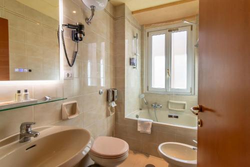 Standard del hotel Tritone. Foto 7