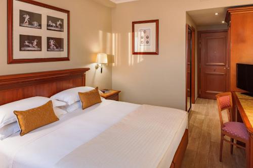 Habitación Doble Clásica del hotel Starhotels Michelangelo. Foto 3