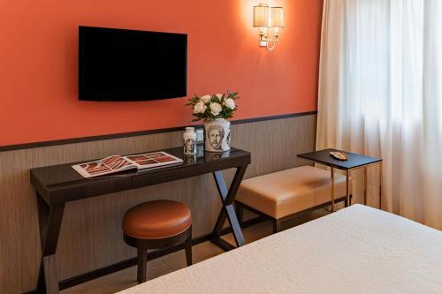 Habitación Doble Superior del hotel Starhotels Michelangelo. Foto 4
