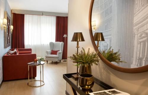 Suite del hotel Starhotels Michelangelo. Foto 2