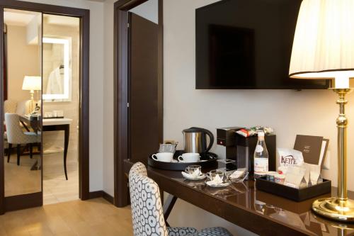 Suite del hotel Starhotels Michelangelo. Foto 8