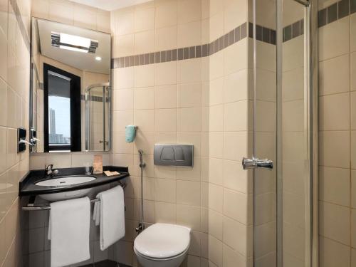 Habitación Superior con 2 camas individuales del hotel Ibis Sharq Kuwait. Foto 5
