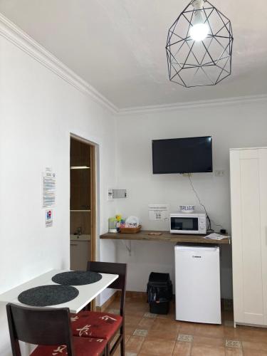 Habitación Doble con ducha - 2 camas del hotel Villa Marina Apartamentos y Habitaciones. Foto 5