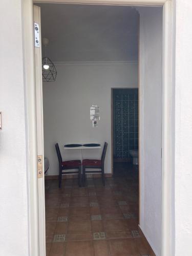 Twin Room with Shower del hotel Villa Marina Apartamentos y Habitaciones. Foto 18