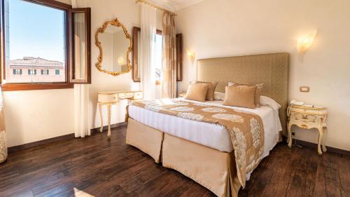 Habitación Doble Clásica con vistas al canal - 1 o 2 camas del hotel Principe. Foto 3