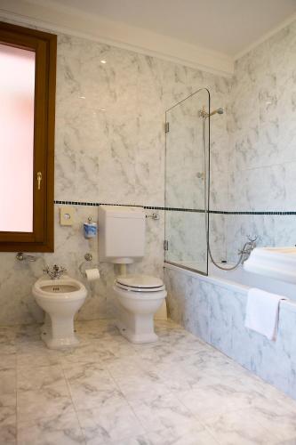 Habitación Triple Clásica del hotel Principe. Foto 2