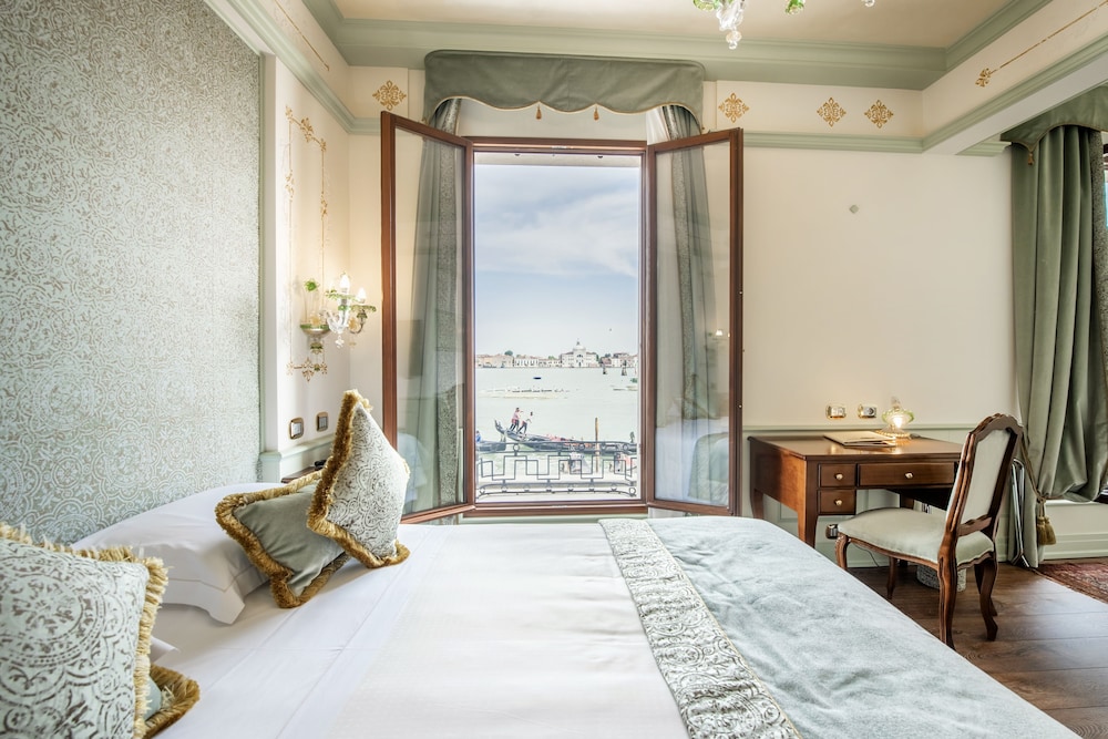 Habitación Doble Deluxe del hotel Monaco and Grand Canal
