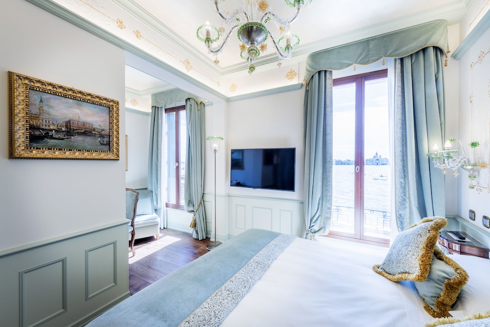 Habitación Doble Deluxe del hotel Monaco and Grand Canal. Foto 2