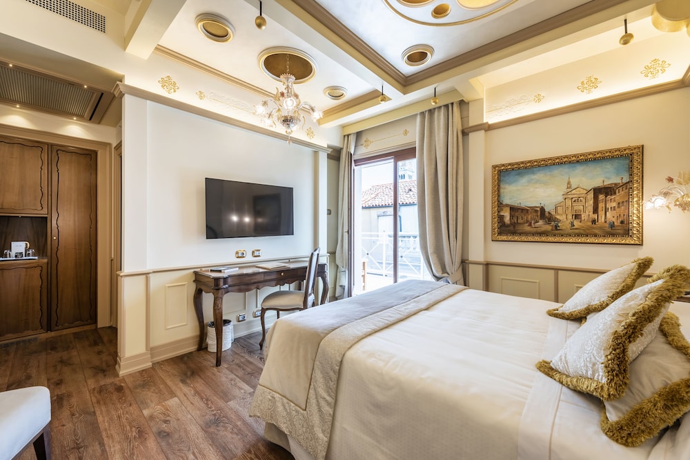 Habitación Doble Exclusiva del hotel Monaco and Grand Canal