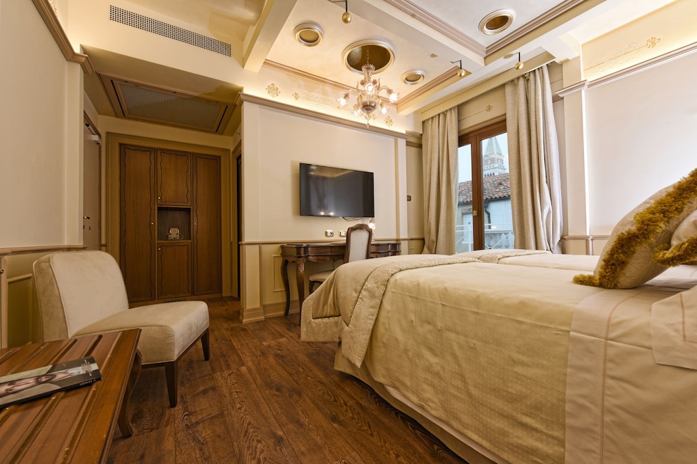Habitación Doble Exclusiva del hotel Monaco and Grand Canal. Foto 2