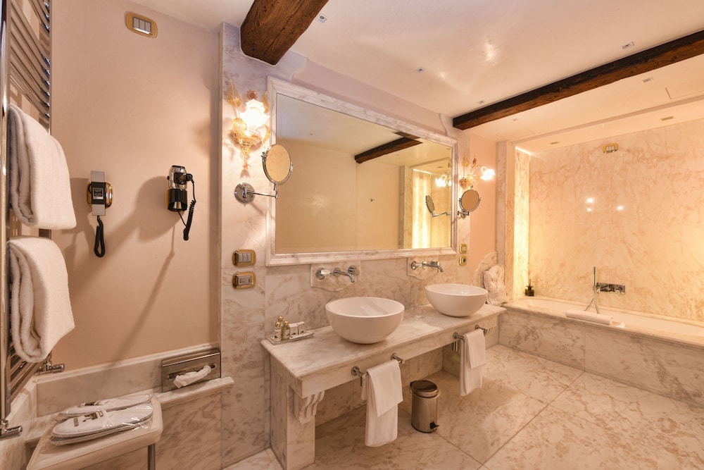 Suite del hotel Monaco and Grand Canal. Foto 3