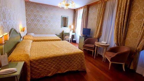 Habitación Familiar del hotel Carlton On The Grand Canal. Foto 3