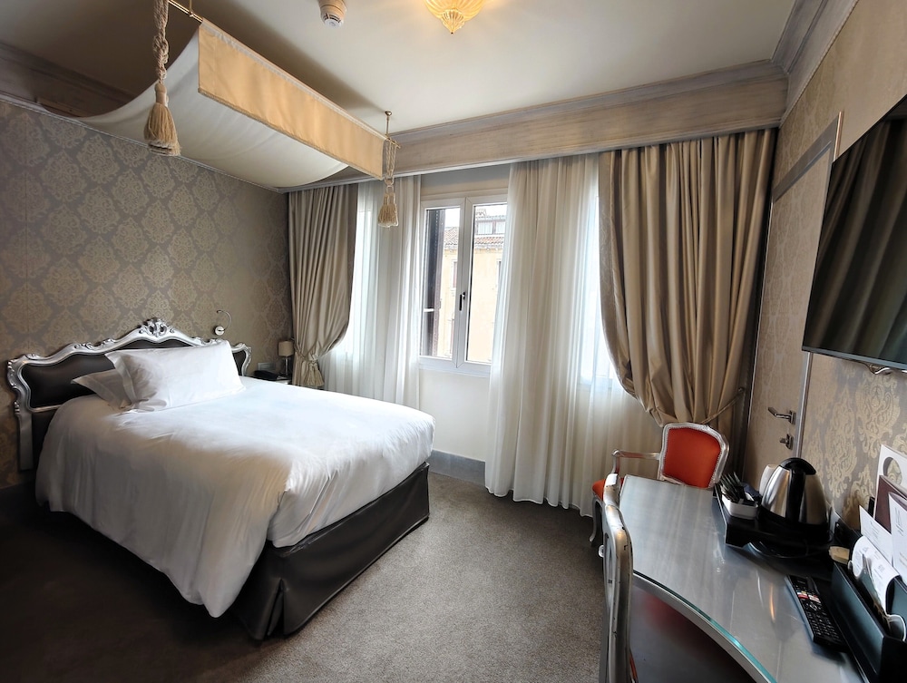 Habitación Individual Superior con Vistas a la Ciudad del hotel Hotel Papadopoli Venezia - MGallery Collection