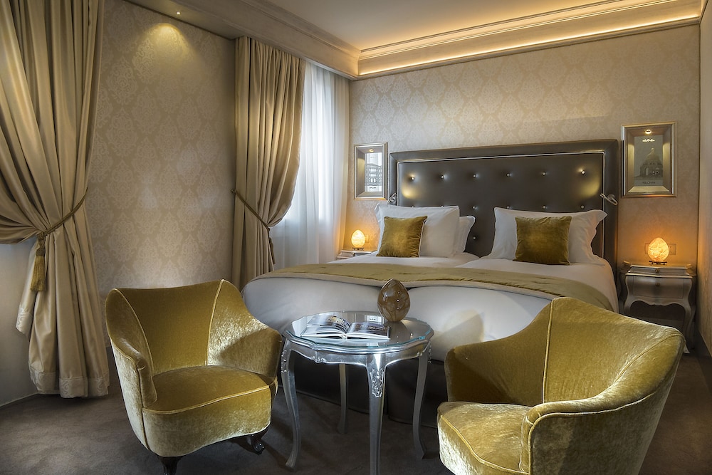 Habitación Doble o Matrimonial Superior con vistas al jardín o a la ciudad del hotel Hotel Papadopoli Venezia - MGallery Collection. Foto 1
