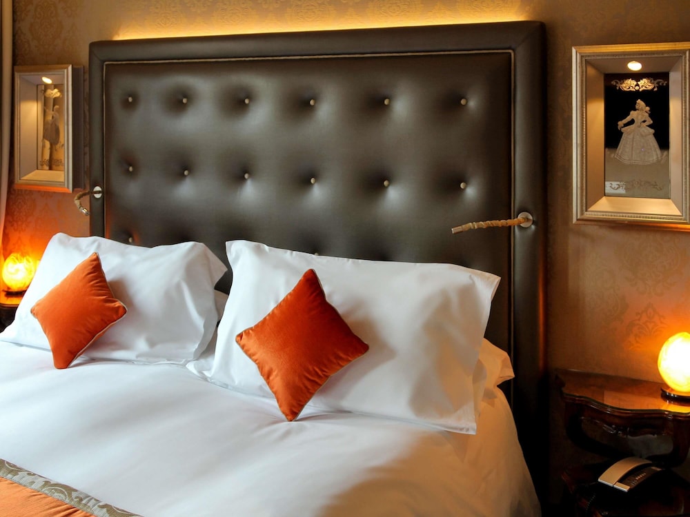 Habitación Doble o Matrimonial Superior con vistas al jardín o a la ciudad del hotel Hotel Papadopoli Venezia - MGallery Collection. Foto 6