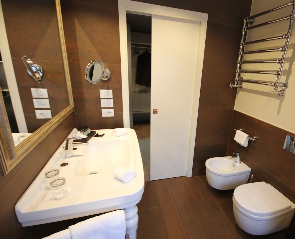 Habitación Doble o Matrimonial Superior con vistas al jardín o a la ciudad del hotel Hotel Papadopoli Venezia - MGallery Collection. Foto 11