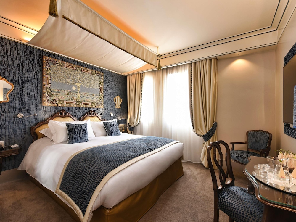 Habitación Doble Deluxe con vistas al canal o terraza del hotel Hotel Papadopoli Venezia - MGallery Collection. Foto 9
