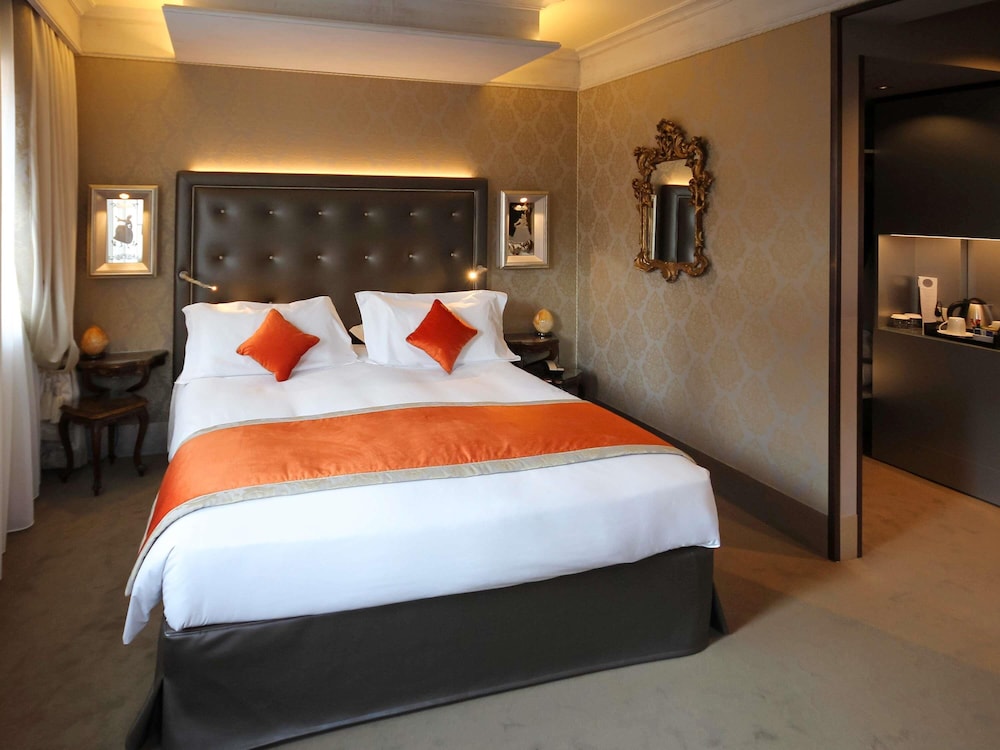 Habitación Triple Deluxe con Vistas al Canal del hotel Hotel Papadopoli Venezia - MGallery Collection. Foto 11