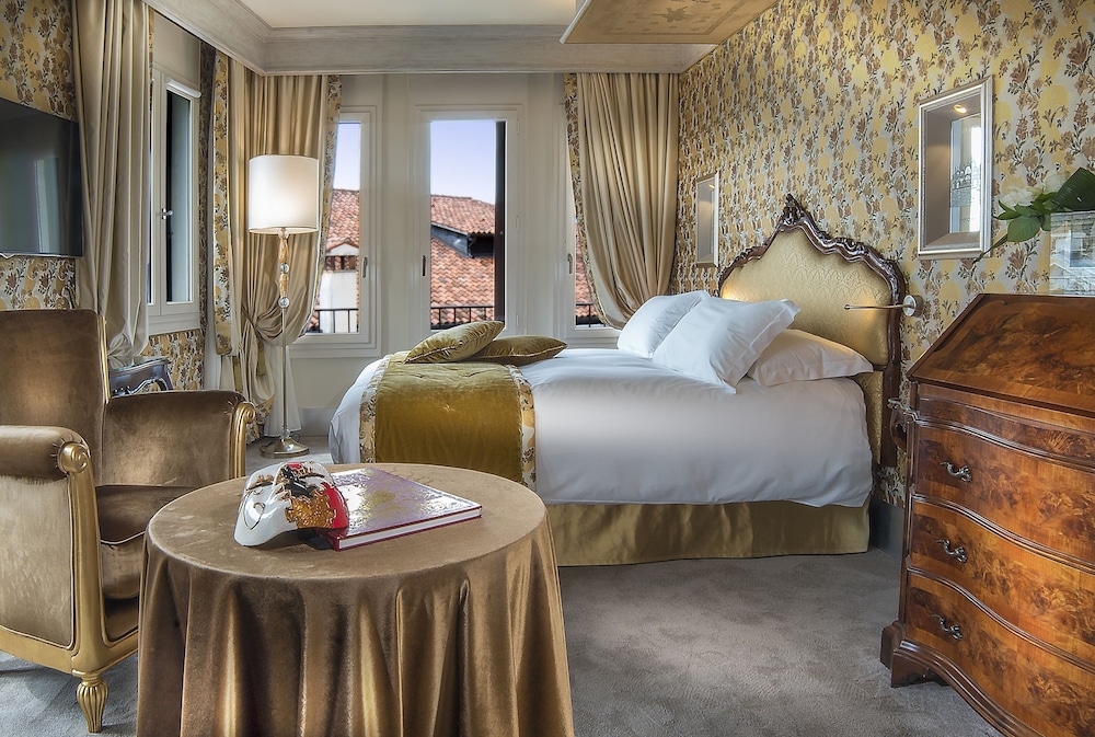 Suite Deluxe con Vistas al Canal del hotel Hotel Papadopoli Venezia - MGallery Collection. Foto 5