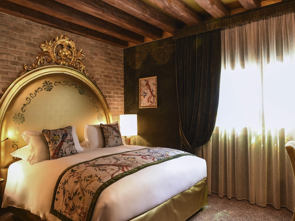 Suite Deluxe con Vistas al Canal del hotel Hotel Papadopoli Venezia - MGallery Collection. Foto 15