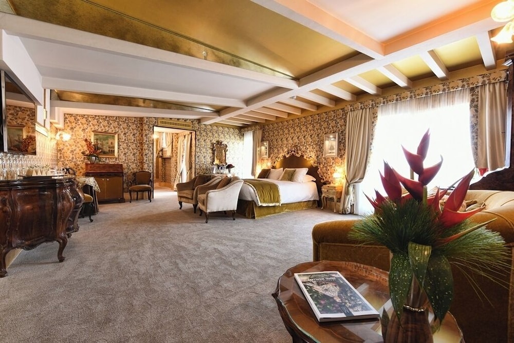 Suite Presidencial con terraza privada y jacuzzi del hotel Hotel Papadopoli Venezia - MGallery Collection. Foto 4